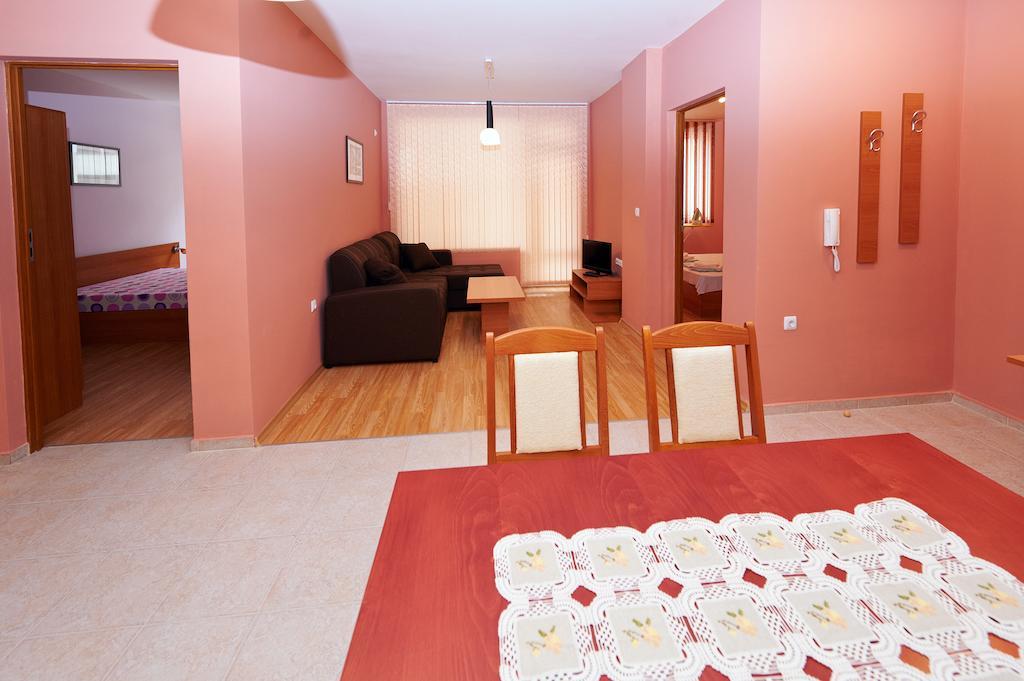 Apartments Dimitrovi Поморие Номер фото
